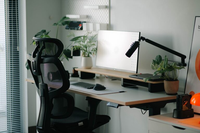 Tips for Creating a Cozy and Functional Home Office Space